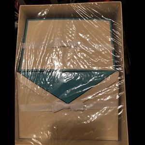 Crane’s nwt 50 cards and envelope stationery